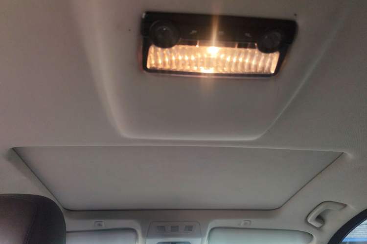 Used BMW 5 Series 2013 525Li Leading Model Headliner