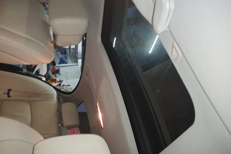 Used BMW 5 Series 2013 525Li Leading Model Headliner