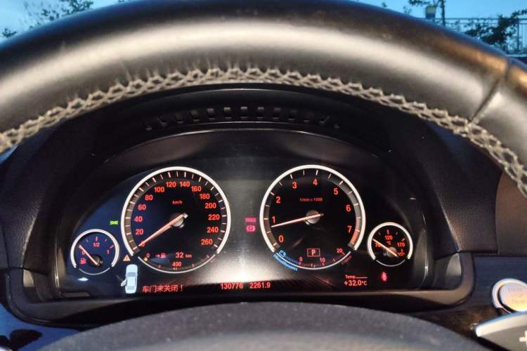 Used BMW 5 Series 2013 535i Luxury Sport Edition Instrument Cluster