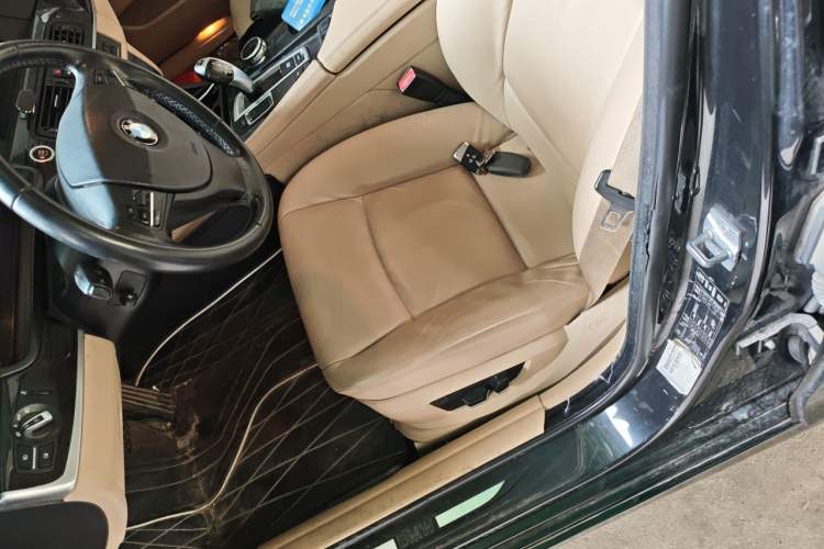 Used BMW 5 Series 2013 530Li Leading Model Left Front Seat