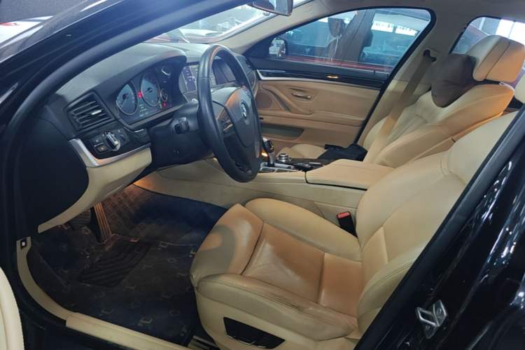 Used BMW 5 Series 2013 528i xDrive Luxury Edition Left Front Seat