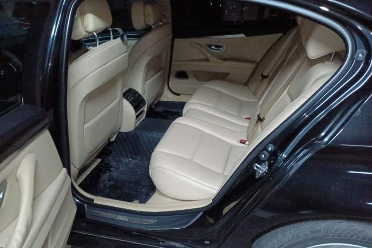 Used BMW 5 Series 2013 525Li Luxury Model Left Rear Seat