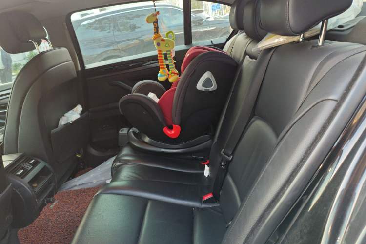 Used BMW 5 Series 2013 525Li Leading Model Left Rear Seat
