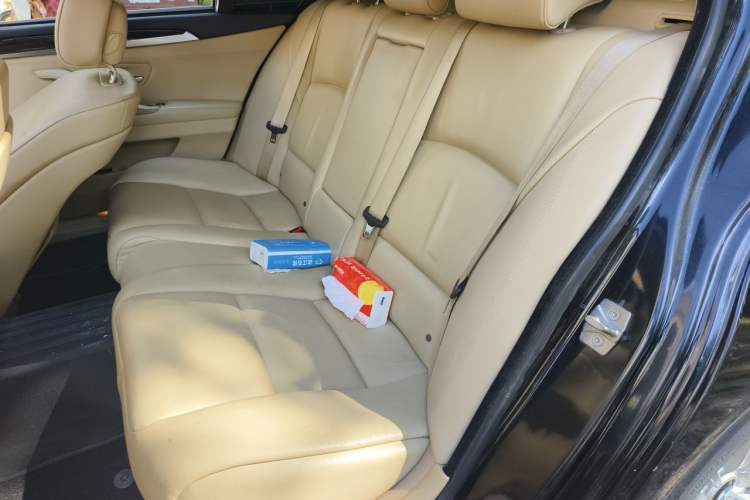 Used BMW 5 Series 2013 535Li Leading Model Left Rear Seat