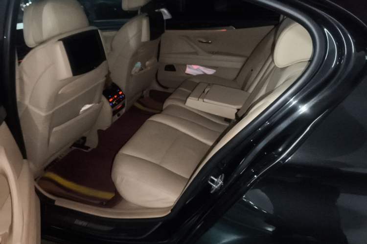 Used BMW 5 Series 2013 530Li Luxury Model Left Rear Seat