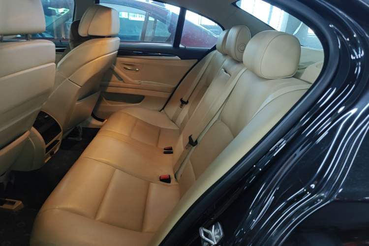 Used BMW 5 Series 2013 528i xDrive Luxury Edition Left Rear Seat