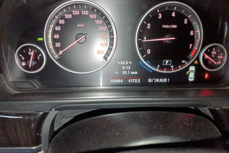 Used BMW 5 Series 2013 525Li Luxury Model Odometer Close Up