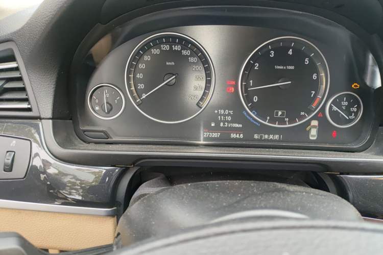 Used BMW 5 Series 2013 520Li Elegant Edition Odometer Close Up