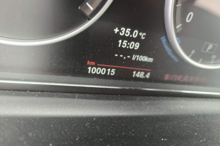 Used BMW 5 Series 2013 520Li Elegant Edition Odometer Close Up