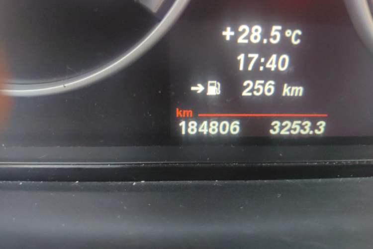 Used BMW 5 Series 2013 525Li Luxury Model Odometer Close Up