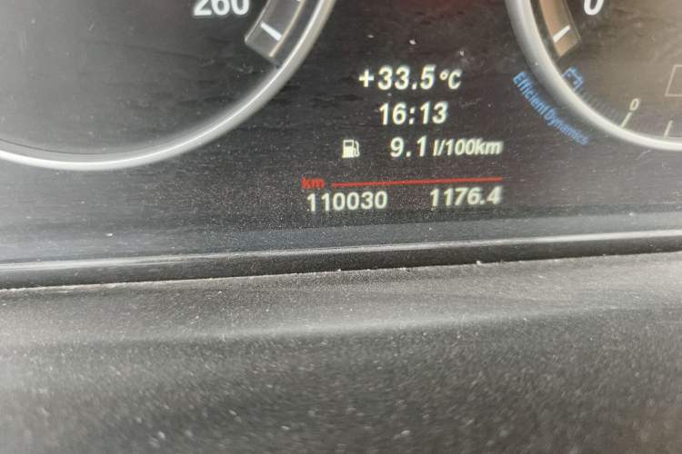 Used BMW 5 Series 2013 520Li Elegant Edition Odometer Close Up