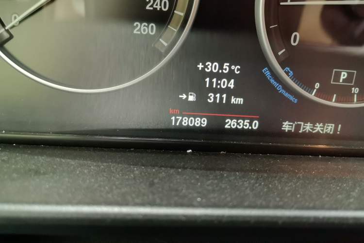 Used BMW 5 Series 2013 530Li Luxury Model Odometer Close Up