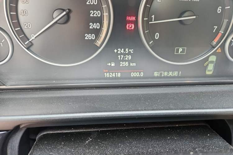 Used BMW 5 Series 2013 520Li Elegant Edition Odometer Close Up