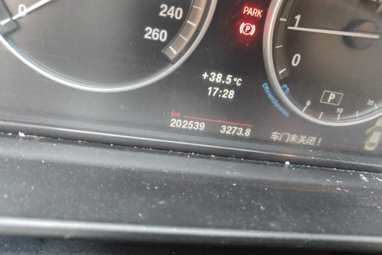 Used BMW 5 Series 2013 520Li Elegant Edition Odometer Close Up
