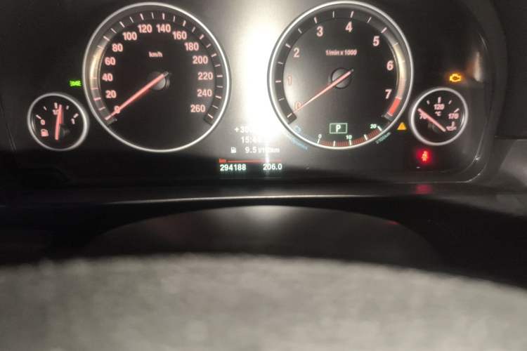 Used BMW 5 Series 2013 530Li Luxury Model Odometer Close Up