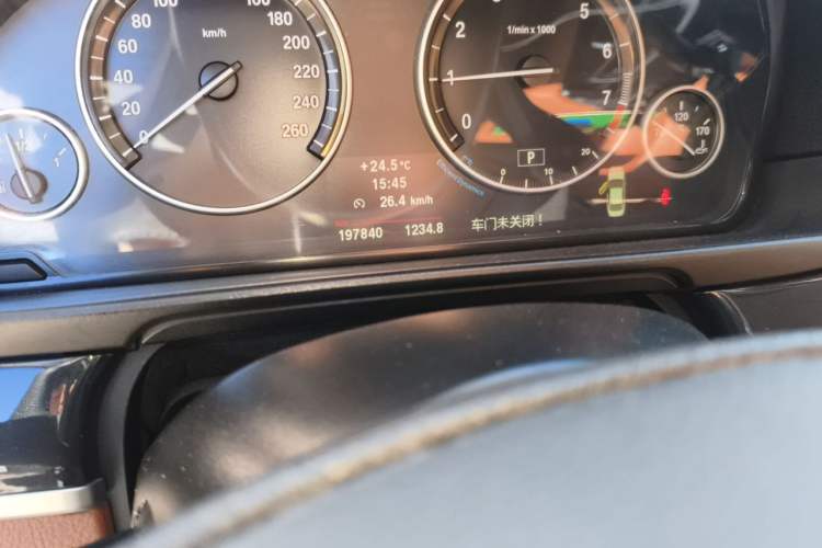 Used BMW 5 Series 2013 520i Elegant Edition Odometer Close Up