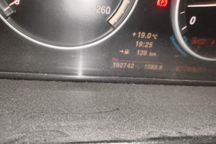 Used BMW 5 Series 2013 535Li Leading Model Odometer Close Up