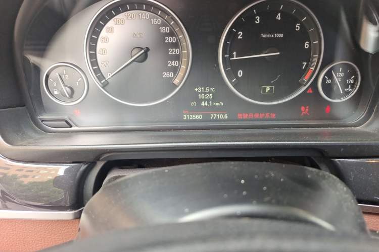 Used BMW 5 Series 2013 520Li Elegant Edition Odometer Close Up
