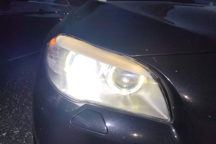 Used BMW 5 Series 2013 535i Luxury Sport Edition Right Front Headlight