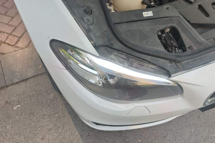 Used BMW 5 Series 2013 525Li Leading Model Right Front Headlight