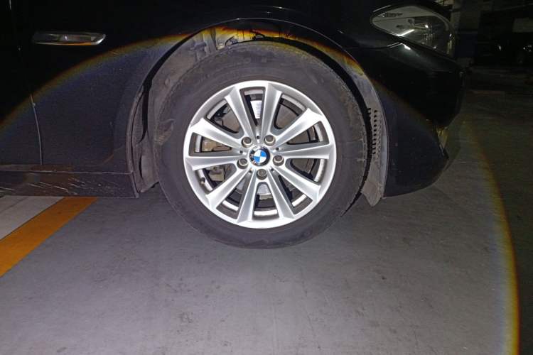 Used BMW 5 Series 2013 525Li Luxury Model Right Front Wheel Hub