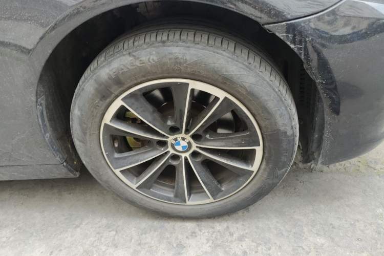 Used BMW 5 Series 2013 520Li Elegant Edition Right Front Wheel Hub