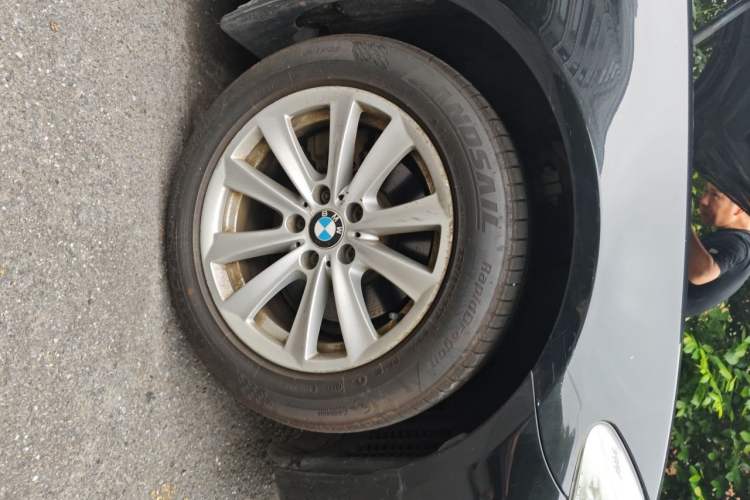 Used BMW 5 Series 2013 525Li Luxury Model Right Front Wheel Hub