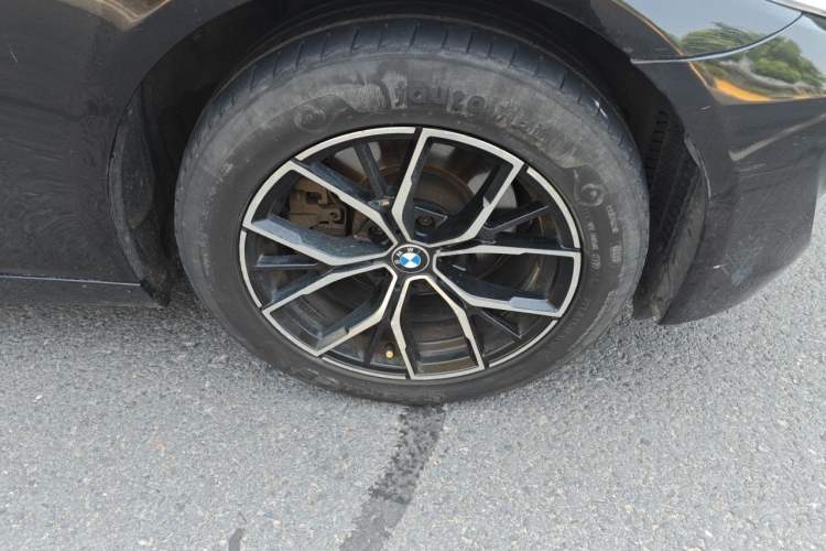 Used BMW 5 Series 2013 525Li Leading Model Right Front Wheel Hub