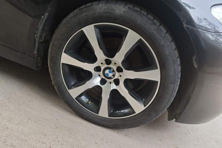 Used BMW 5 Series 2013 528i xDrive Luxury Edition Right Front Wheel Hub