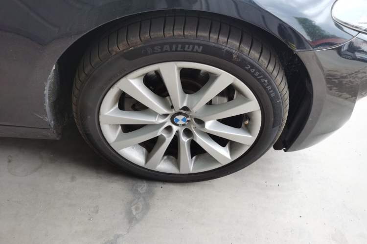 Used BMW 5 Series 2013 530Li Luxury Model Right Front Wheel Hub