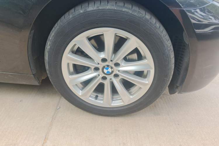Used BMW 5 Series 2013 525Li Luxury Model Right Front Wheel Hub