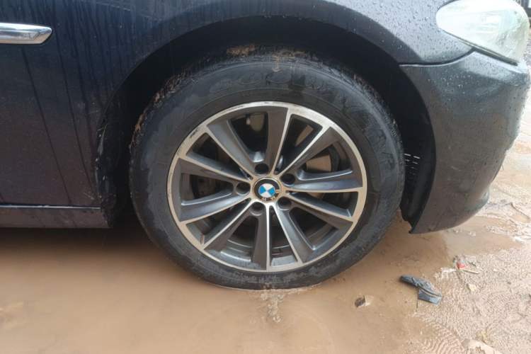 Used BMW 5 Series 2013 520Li Elegant Edition Right Front Wheel Hub