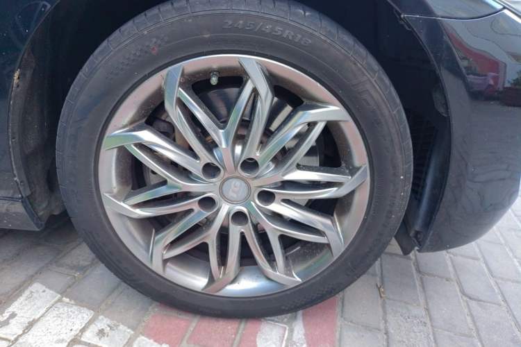 Used BMW 5 Series 2013 535Li Leading Model Right Front Wheel Hub