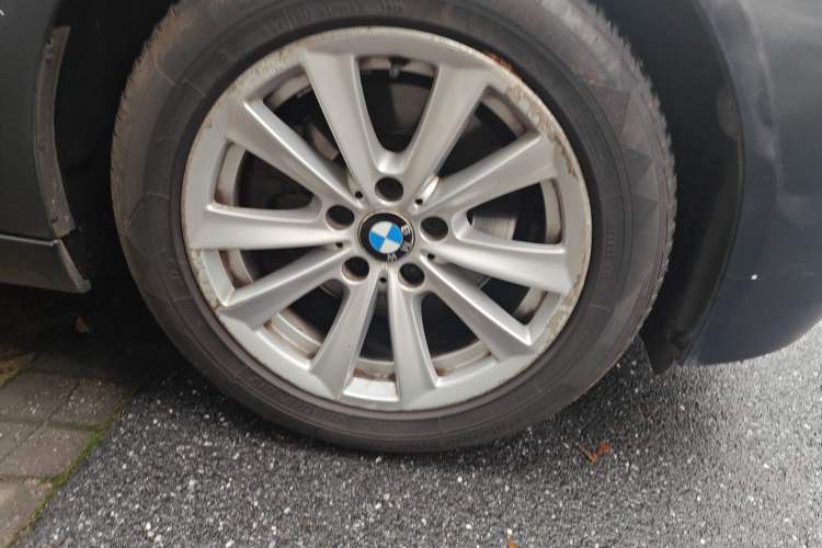 Used BMW 5 Series 2013 525Li Leading Model Right Front Wheel Hub