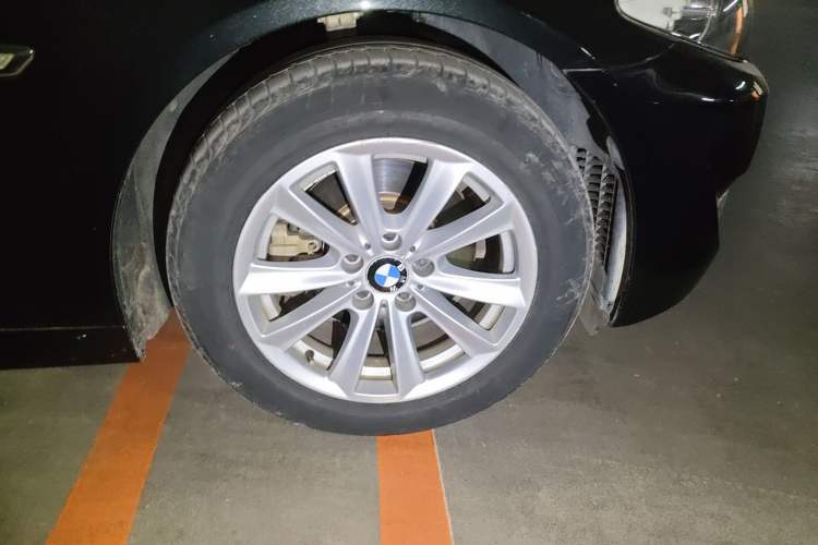 Used BMW 5 Series 2013 525Li Luxury Model Right Front Wheel Hub