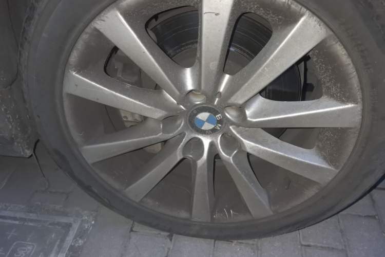 Used BMW 5 Series 2013 530Li Luxury Model Right Front Wheel Hub