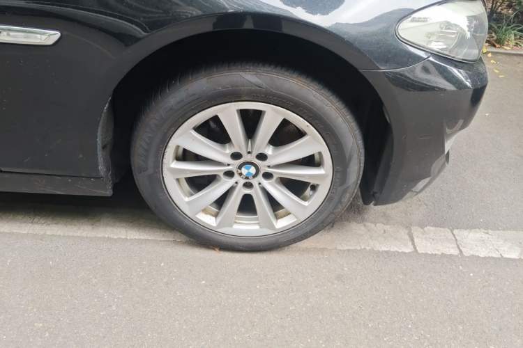 Used BMW 5 Series 2013 525Li Leading Model Right Front Wheel Hub