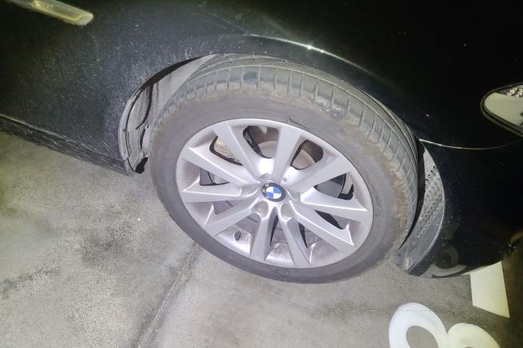 Used BMW 5 Series 2013 530Li Leading Model Right Front Wheel Hub
