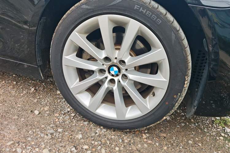 Used BMW 5 Series 2013 530Li Leading Model Right Front Wheel Hub