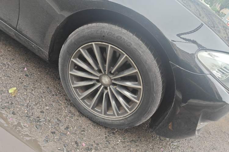 Used BMW 5 Series 2013 525Li Leading Model Right Front Wheel Hub