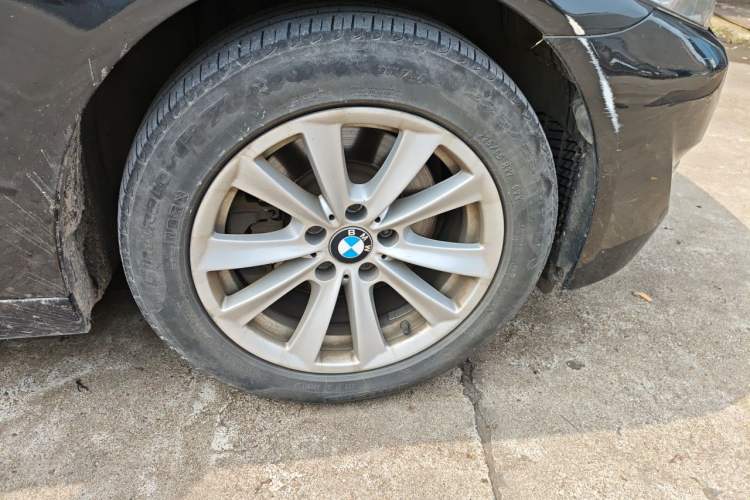 Used BMW 5 Series 2013 525Li Luxury Model Right Front Wheel Hub