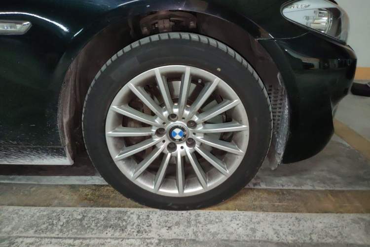 Used BMW 5 Series 2013 535Li Luxury Model Right Front Wheel Hub