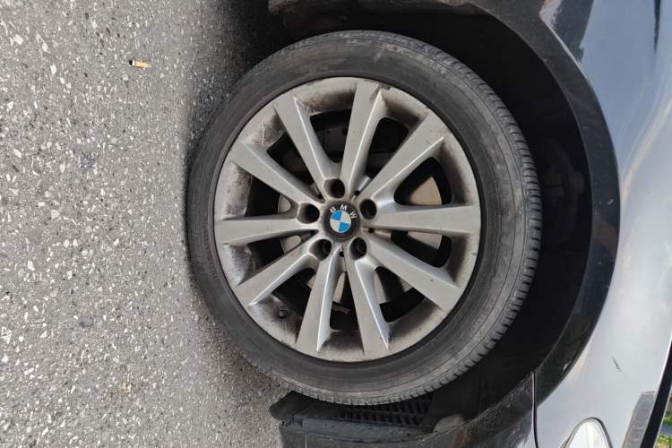 Used BMW 5 Series 2013 530Li Luxury Model Right Front Wheel Hub