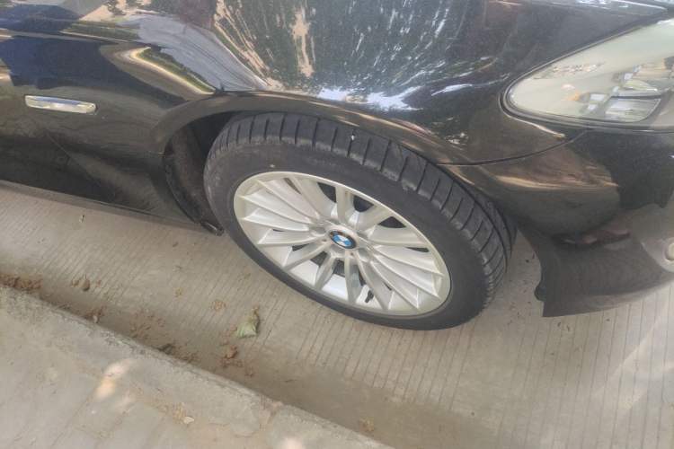 Used BMW 5 Series 2013 535Li Luxury Model Right Front Wheel Hub