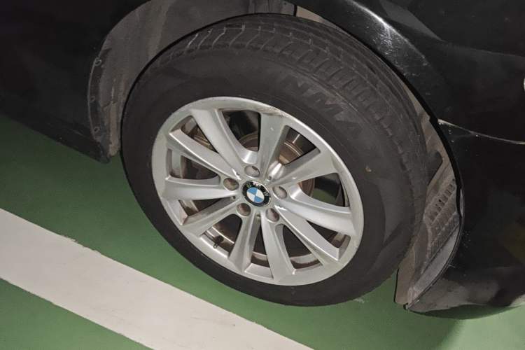 Used BMW 5 Series 2013 525Li Leading Model Right Front Wheel Hub