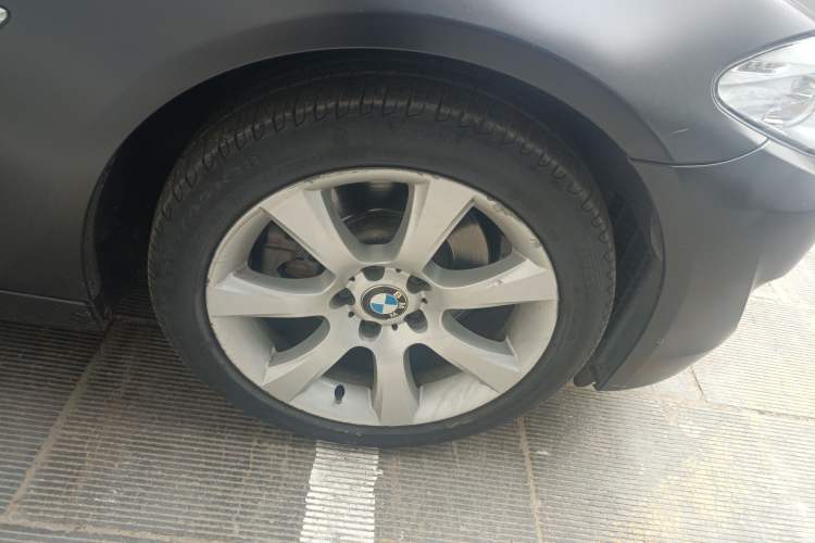 Used BMW 5 Series 2013 530i Luxury Touring Edition Right Front Wheel Hub