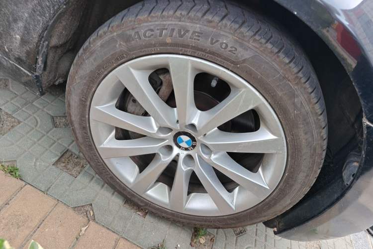 Used BMW 5 Series 2013 530Li Leading Model Right Front Wheel Hub