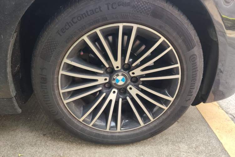 Used BMW 5 Series 2013 525Li Leading Model Right Front Wheel Hub