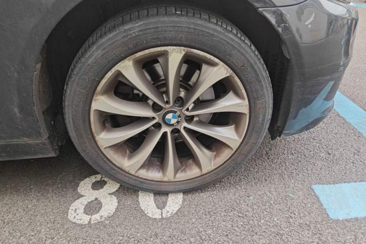 Used BMW 5 Series 2013 525Li Zhuole Edition Right Front Wheel Hub