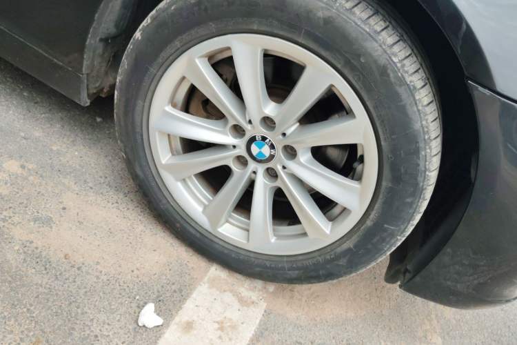 Used BMW 5 Series 2013 520Li Elegant Edition Right Front Wheel Hub